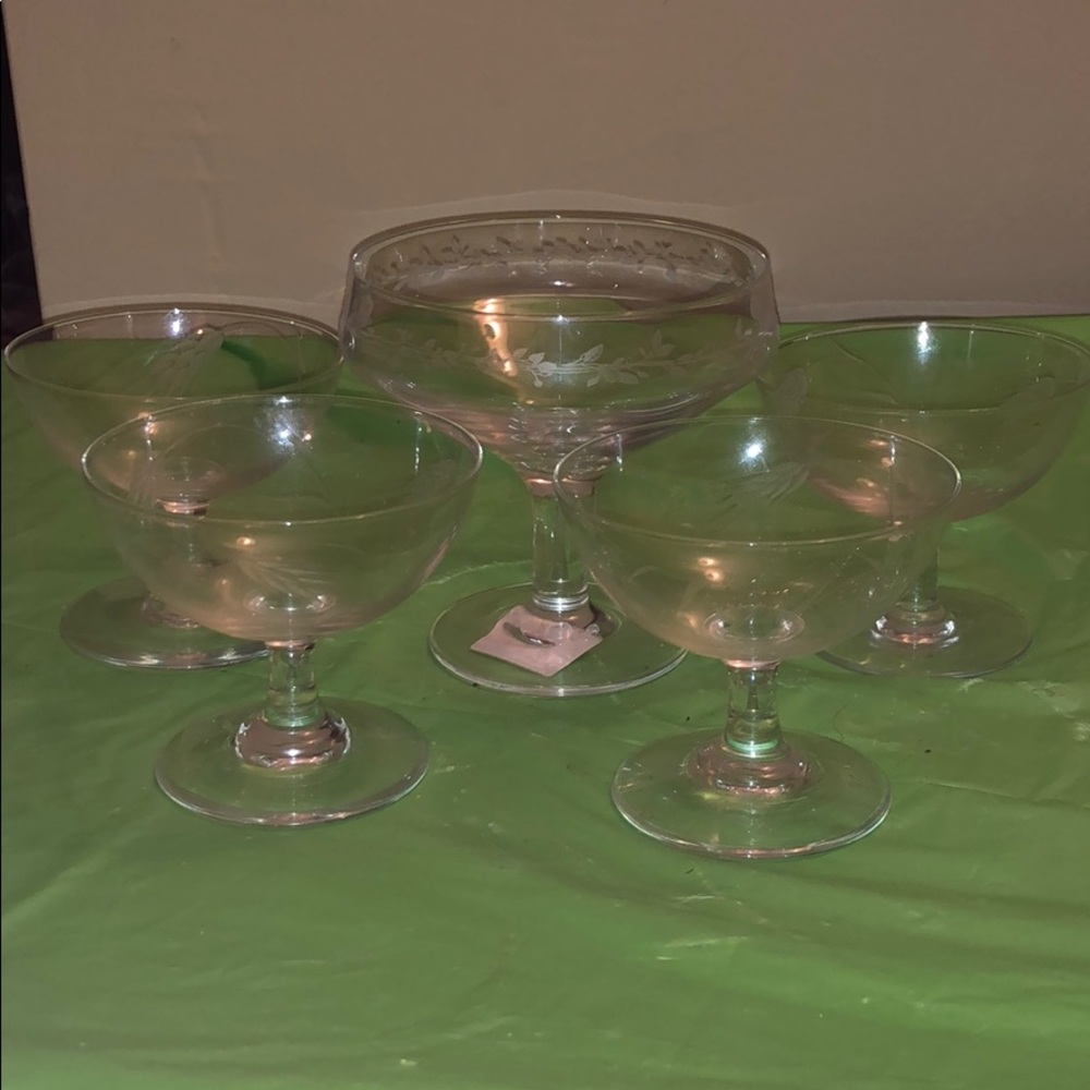 8 piece mini Glass With Vase Set
